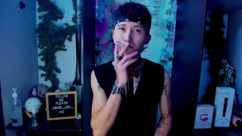 Snapshot of juniior0_0 chatting on 03.11.25 Junior online show from 03.11.25