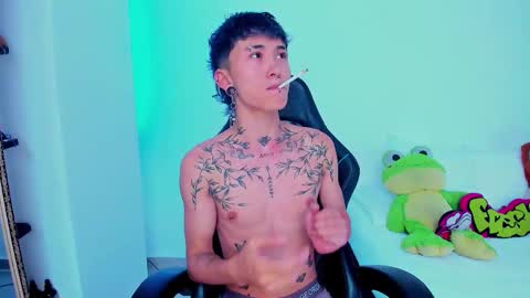 Snapshot of juniior0_0 chatting on 10.25.25 Junior online show from 10.25.25