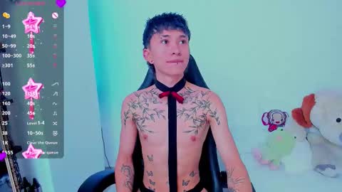 Snapshot of juniior0_0 chatting on 11.08.25 Junior online show from 11.08.25