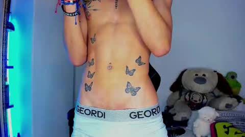 Snapshot of juniior0_0 chatting on 11.28.25 Junior online show from 11.28.25