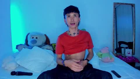 Snapshot of juniior0_0 chatting on 12.04.25 Junior online show from 12.04.25