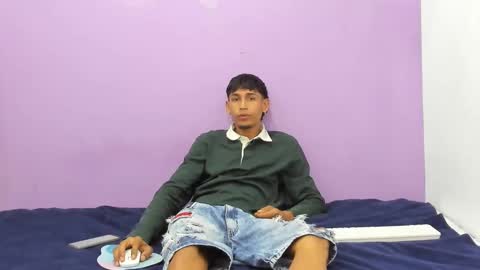 Snapshot of junior_bigcock3 chatting on 01.31.25 junior_bigcock3 online show from 01.31.25