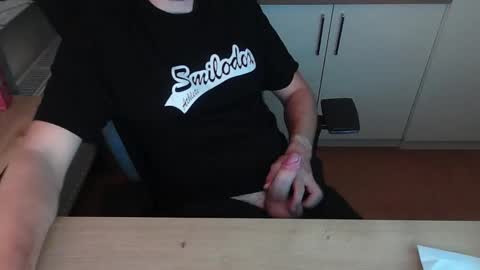 junk2711 online show from 09.30.25