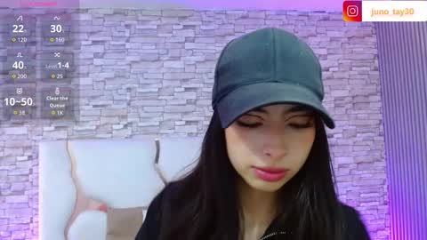 Snapshot of juno_tay chatting on 09.28.25 JUNO online show from 09.28.25