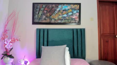 Jupiter Fox online show from 12.18.25