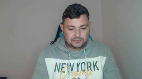 Snapshot of just_a_nice_guy_27 chatting on 11.12.25 Alex online show from 11.12.25