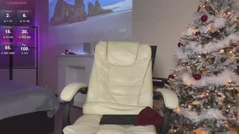 Snapshot of just_call_me_jess chatting on 12.07.24 Jessica I will be here on Tuesday November 26th online show from 12.07.24