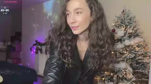 Snapshot of just_call_me_jess chatting on 12.17.24 Jessica I will be here on Tuesday November 26th online show from 12.17.24