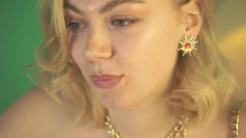 Snapshot of justbarbie chatting on 02.01.25 Alexa online show from 02.01.25