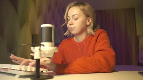 Snapshot of justbarbie chatting on 02.20.25 Alexa online show from 02.20.25