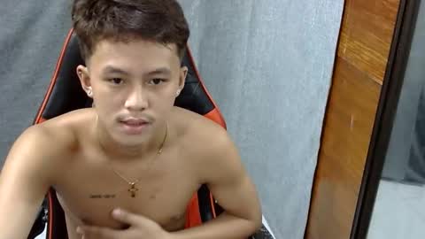 Snapshot of justcallme_james chatting on 06.10.26 James online show from 06.10.26