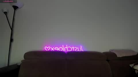 Snapshot of justchloex chatting on 10.06.25 Chloe online show from 10.06.25