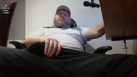 Snapshot of justflo chatting on 02.06.25 Just Flo --- online show from 02.06.25