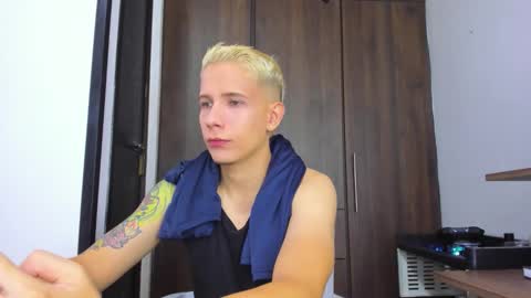 Snapshot of justin_biker chatting on 11.05.25 justin_biker online show from 11.05.25