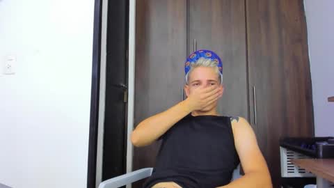 Snapshot of justin_biker chatting on 11.06.25 justin_biker online show from 11.06.25