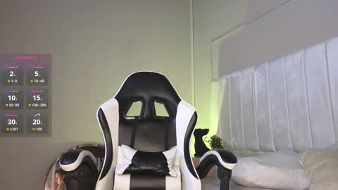 Snapshot of justin_valverde chatting on 10.21.25 Justin online show from 10.21.25