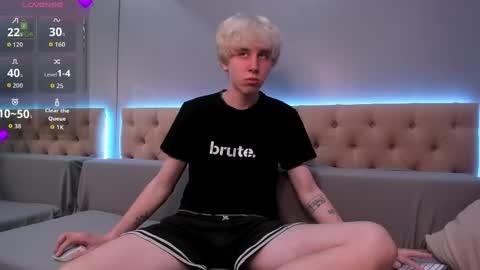 justTEEN online show from 05.18.26
