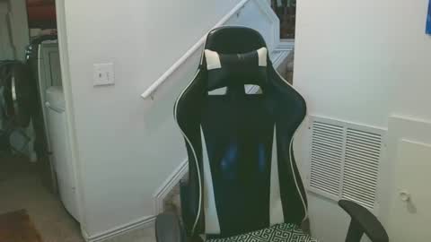 Snapshot of justintym69 chatting on 10.08.25 justintym69 online show from 10.08.25