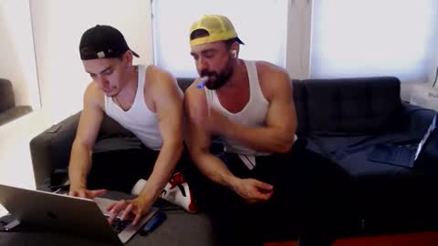 Snapshot of justjamesldn chatting on 12.01.25 justjamesldn online show from 12.01.25