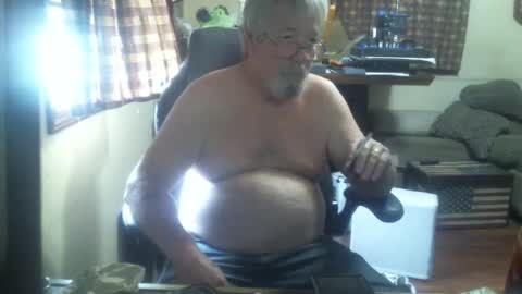 Snapshot of justmeohio chatting on 05.26.26 justmeohio online show from 05.26.26