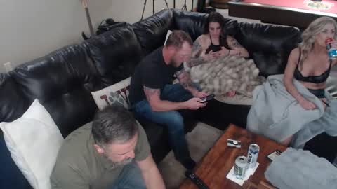 PussNBoots2016 online show from 04.12.26