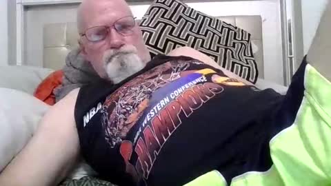 Snapshot of k109609 chatting on 11.04.25 k109609 online show from 11.04.25