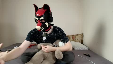 Snapshot of k9_goodboy chatting on 04.05.26 Alex online show from 04.05.26