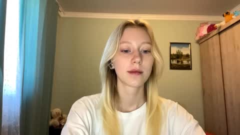 Mia 1st day here online show from 06.05.26