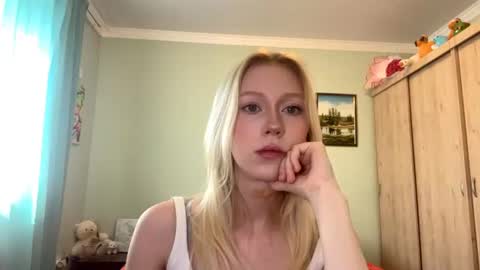 Mia 1st day here online show from 06.10.26