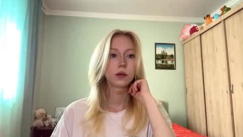 Mia 1st day here online show from 06.13.26