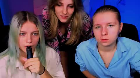 Snapshot of kaela_spell_ chatting on 11.27.25 kaela_spell_ online show from 11.27.25