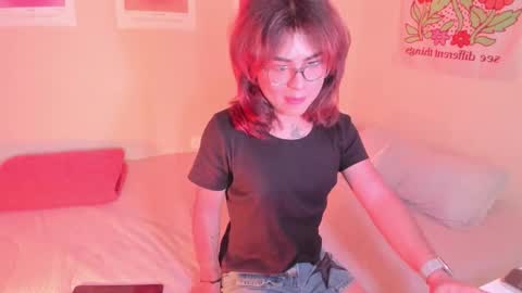 Snapshot of kai_novoa chatting on 10.14.25 Kai Novoa online show from 10.14.25