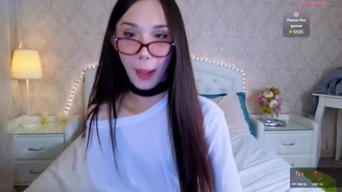 Kaia Monday Thursday FridaySaturdaySunday online show from 10.31.25