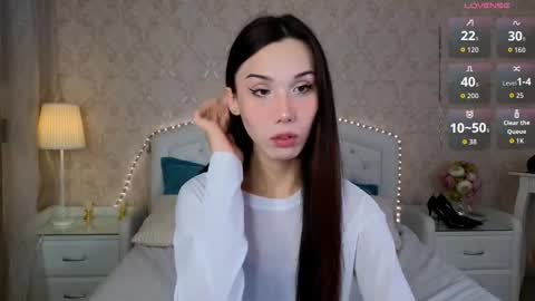 Kaia Monday Thursday FridaySaturdaySunday online show from 11.06.25