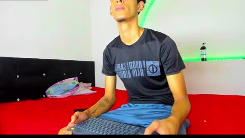 Snapshot of kaiborman00 chatting on 02.10.26 KAI LIAM online show from 02.10.26