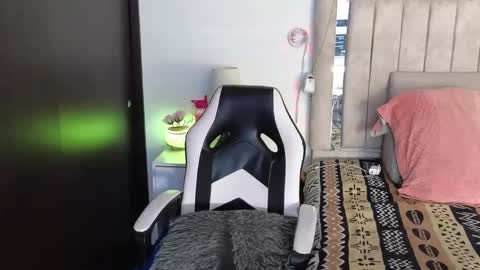 kaily jonness online show from 01.08.25