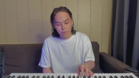 Snapshot of kain_takedaa chatting on 12.11.24 Kain online show from 12.11.24