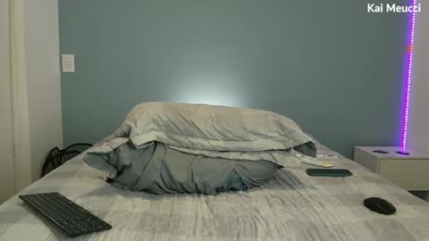 Kairos Meucci online show from 02.12.25