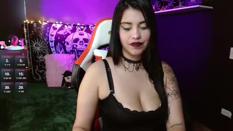 Snapshot of kalanypatterson25 chatting on 10.15.25 kalany and jeremy online show from 10.15.25