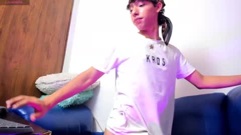 Snapshot of kalet_skinny chatting on 09.18.25 KALET online show from 09.18.25