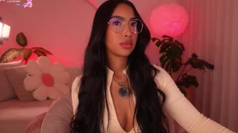 Snapshot of kali_hiill chatting on 10.04.25 Sweet Kali online show from 10.04.25