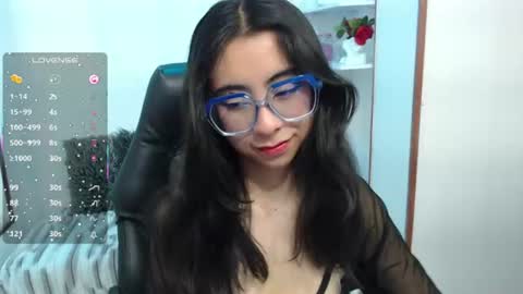 Snapshot of kalilowe_ chatting on 06.25.26 Kali online show from 06.25.26