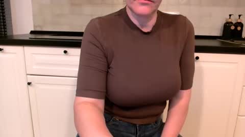 Snapshot of kalisa29 chatting on 05.17.26 kalisa29 online show from 05.17.26