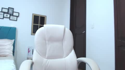 Kamilalopez online show from 01.13.25