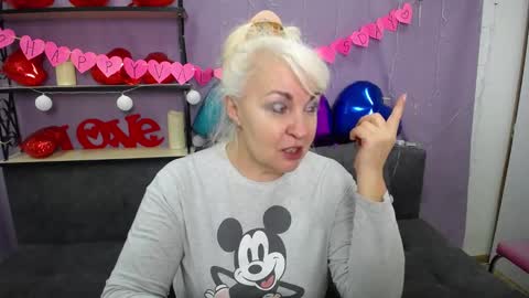 Snapshot of kamaliasim chatting on 02.16.25 KamaliaSim online show from 02.16.25