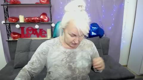 Snapshot of kamaliasim chatting on 02.21.25 KamaliaSim online show from 02.21.25