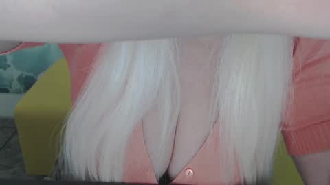 Snapshot of kamaliasim chatting on 02.23.25 KamaliaSim online show from 02.23.25