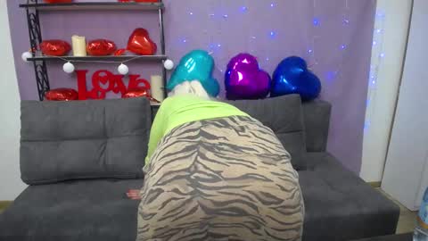 Snapshot of kamaliasim chatting on 02.24.25 KamaliaSim online show from 02.24.25