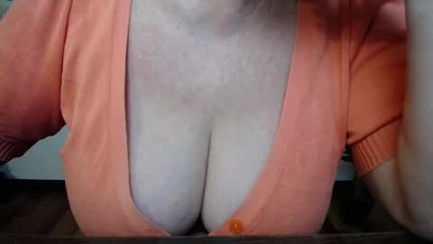 Snapshot of kamaliasim chatting on 03.14.26 KamaliaSim online show from 03.14.26