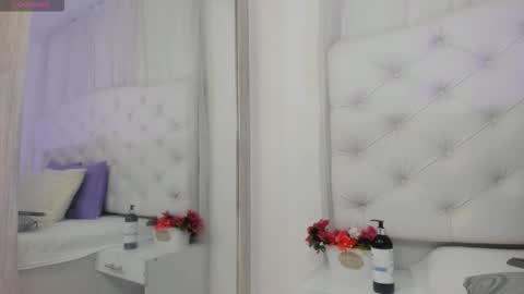    online show from 10.02.25